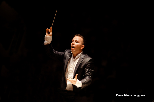 Lire la suite à propos de l’article <!--:fr-->Yannick Nézet-Séguin  – Schumann : Les Quatre Symphonies – Orchestre de chambre d’Europe<!--:-->
