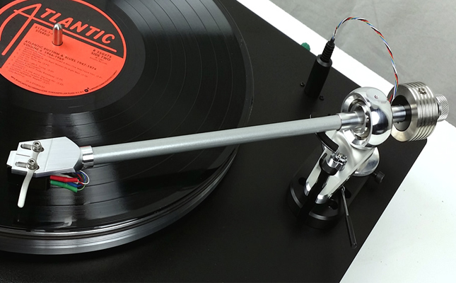 You are currently viewing <!--:fr-->VPI Nomad, le premier tourne-disque «tout-en-un»<!--:--><!--:en-->VPI Nomad, le premier tourne-disque «tout-en-un»<!--:-->