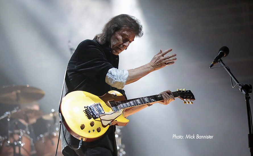 Lire la suite à propos de l’article Steve Hackett : Genesis, les 50 ans de Foxtrot et la vie en solo