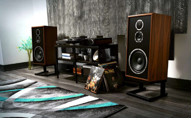 Read more about the article A New Canadien Distributor for KLH Audio