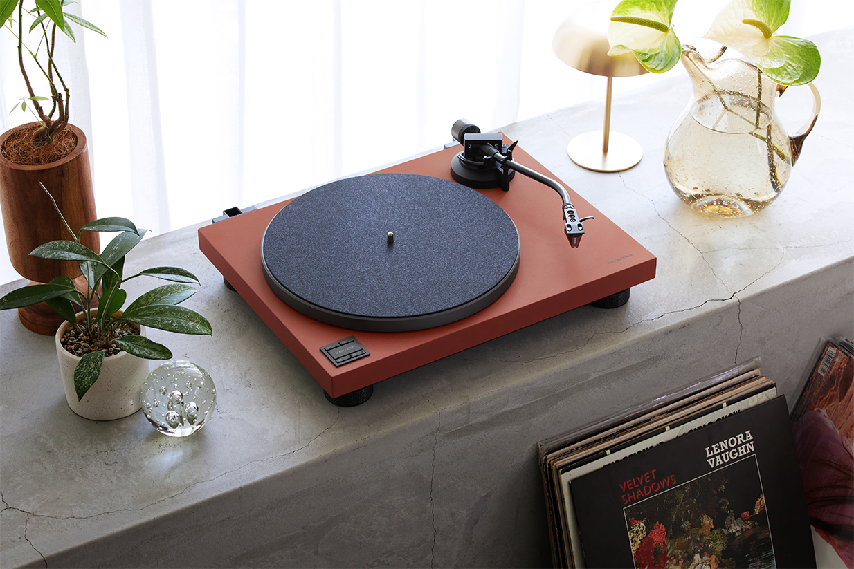 Lire la suite à propos de l’article Platine vinyle SL-50C de Technics